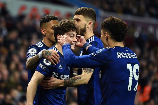 英超曼联和铁锤帮踢平，胖虎大力轰门式传球助攻达洛特种瓜得豆！