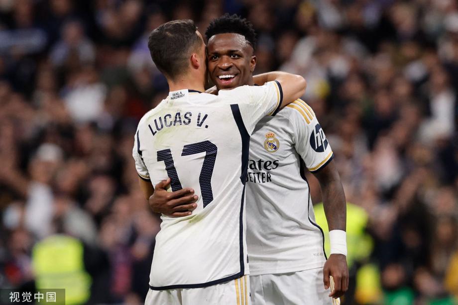 吉诺比利：马刺的表现太精彩了，熬夜11点也值了