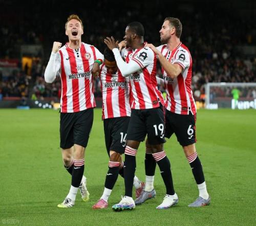 切尔西2-2卡拉巴赫，埃斯特旺、加纳乔破门，哈托失误送礼+送点